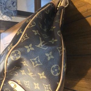 NOT FOR SALE! Additional photos of LV Galleria!